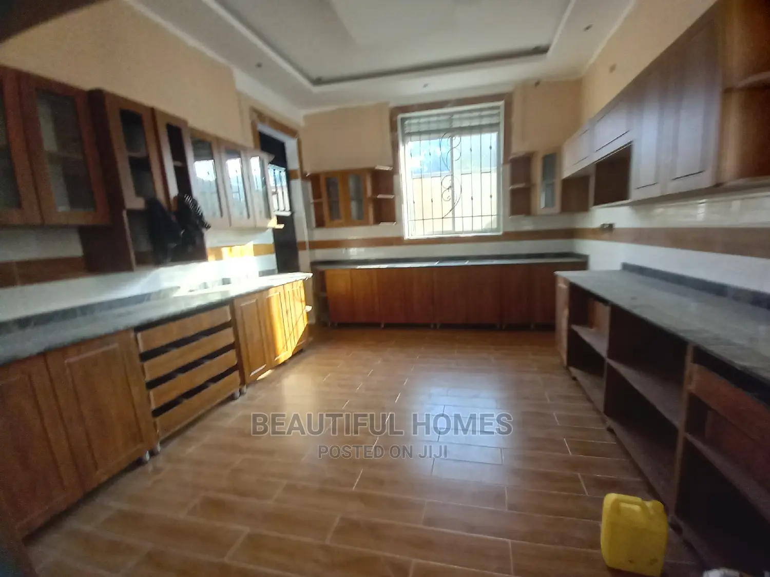 Furnished 6bdrm House in Kisaasi Corporate, Central Division for Sale in Central Division