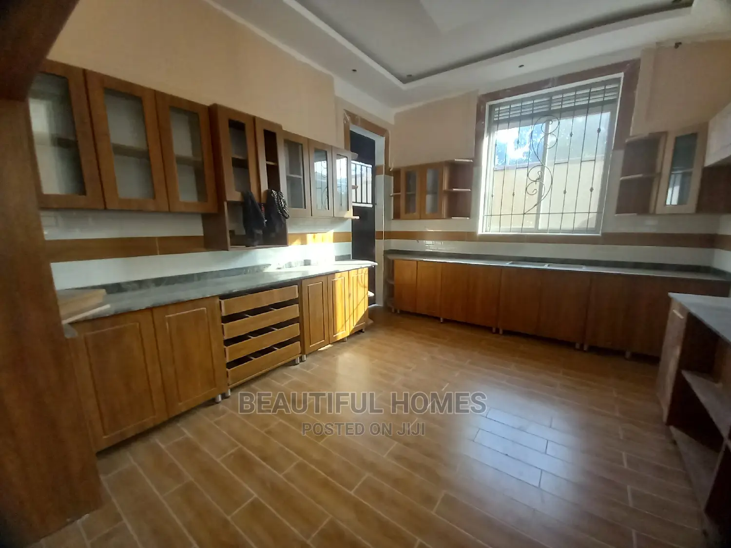 Furnished 6bdrm House in Kisaasi Corporate, Central Division for Sale in Central Division