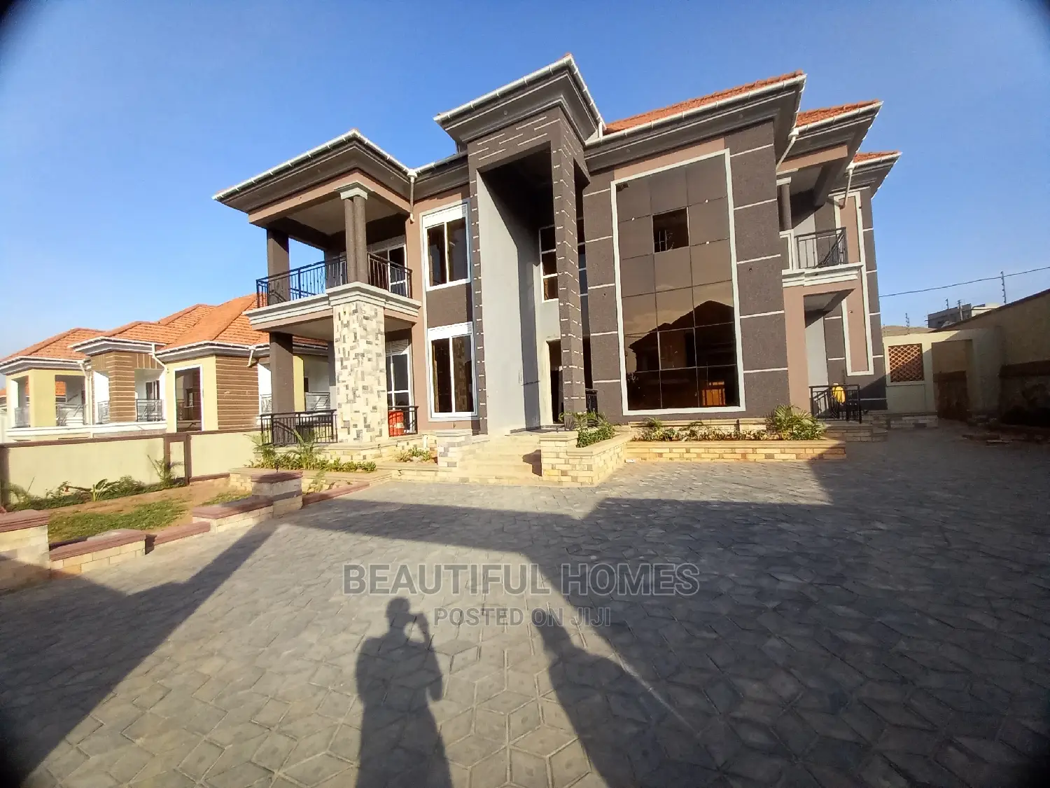Furnished 6bdrm Mansion in Kisaasi Tarmack, Central Division for Sale in Central Division