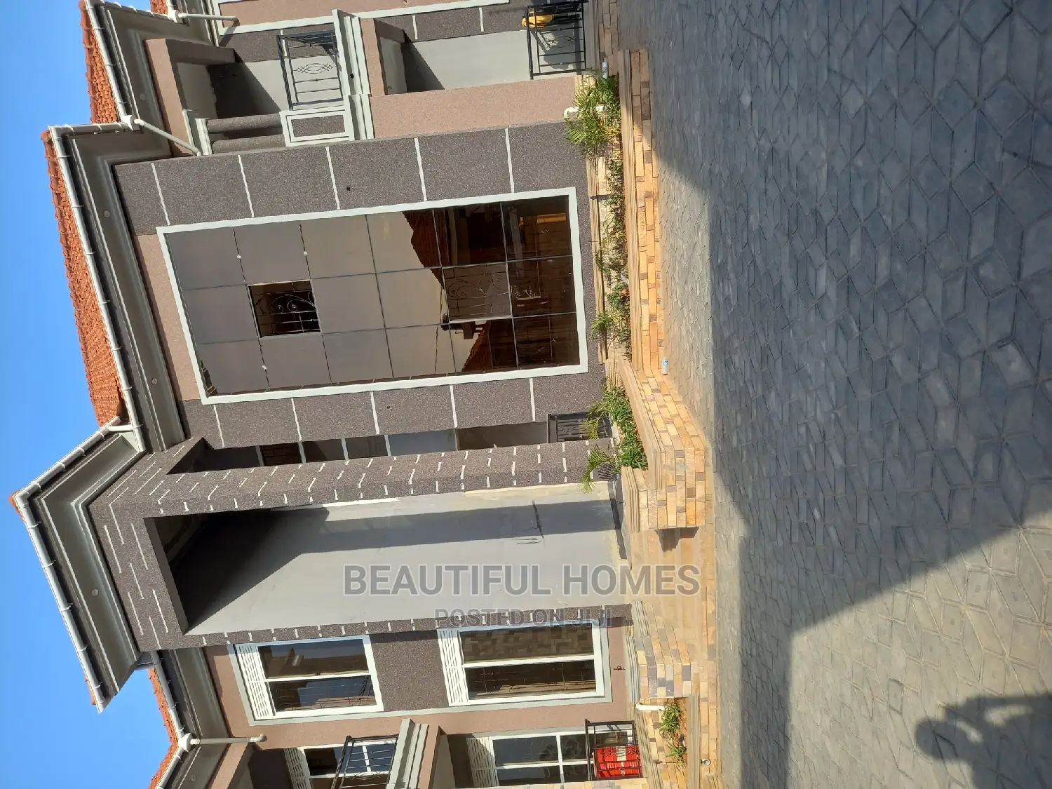 Furnished 6bdrm Mansion in Kisaasi Tarmack, Central Division for Sale in Central Division