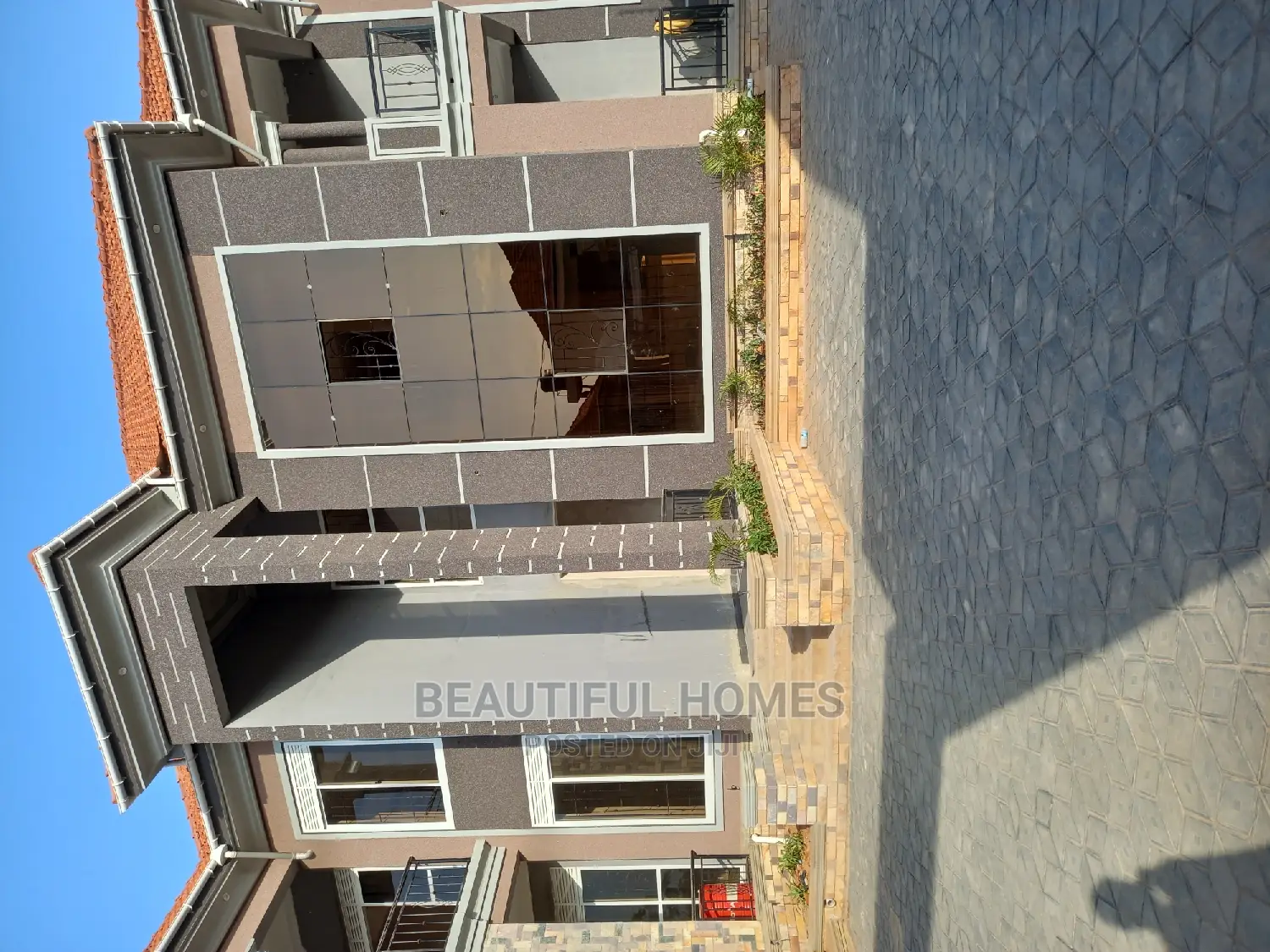 Furnished 6bdrm Mansion in Kisaasi Tarmack, Central Division for Sale in Central Division