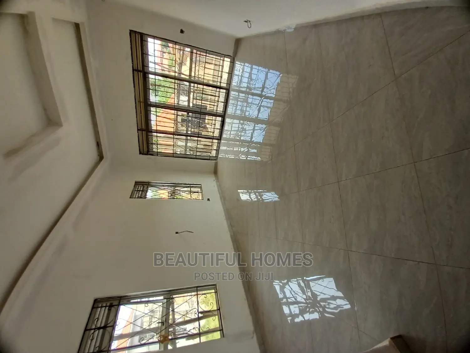 Furnished 5bdrm Mansion in Kira Mamerito Road, Central Division in Central Division