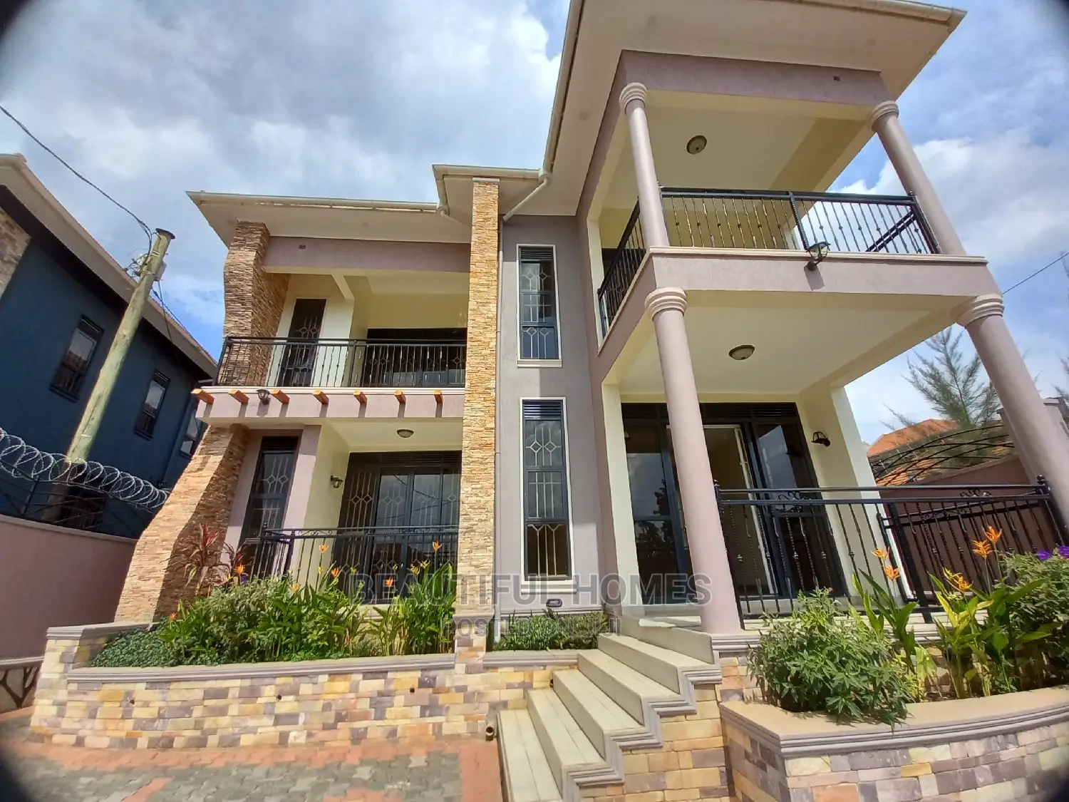 Furnished 5bdrm Mansion in Kira for Sale in Kira
