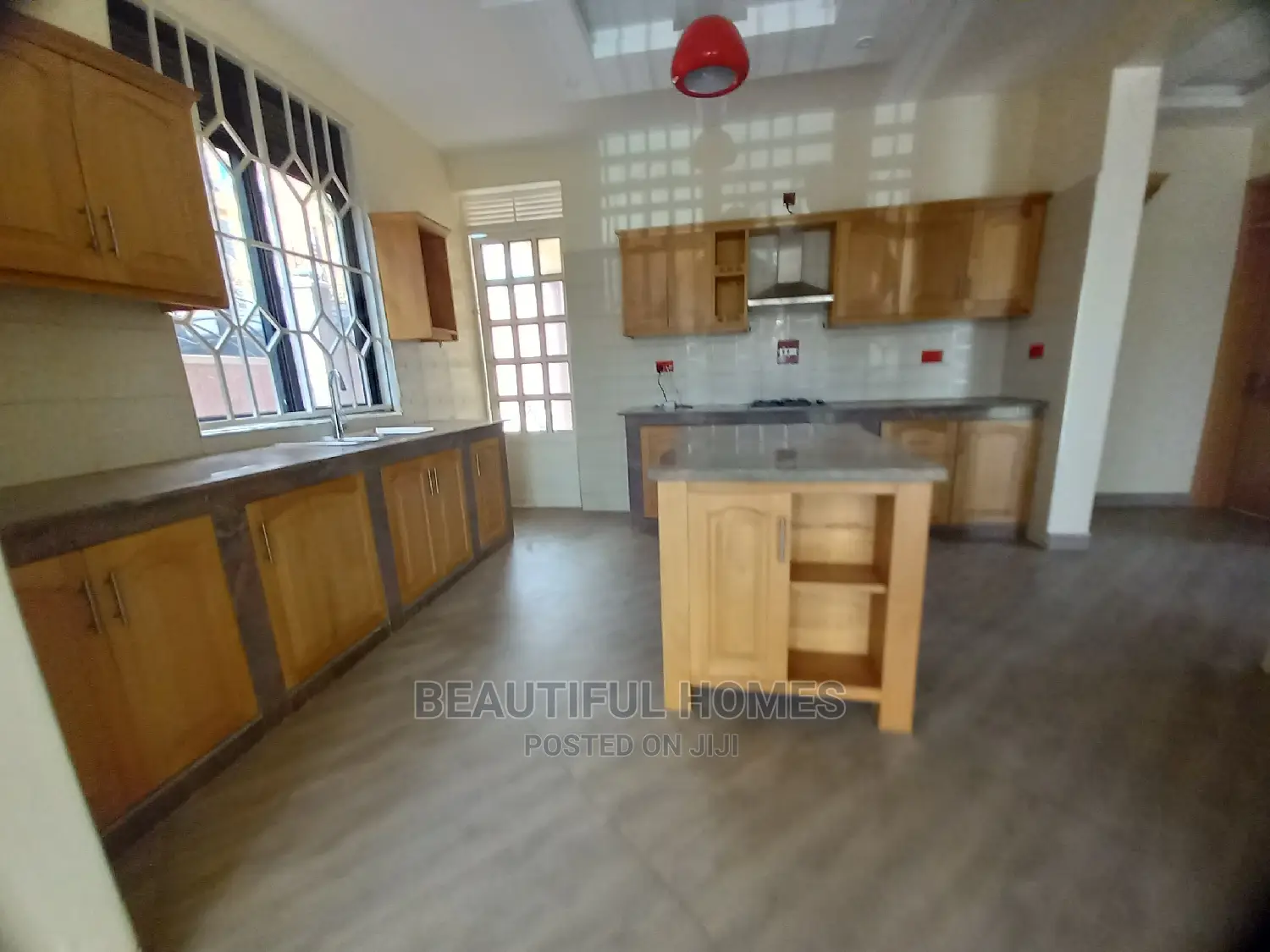 Furnished 5bdrm Mansion in Kira for Sale in Kira
