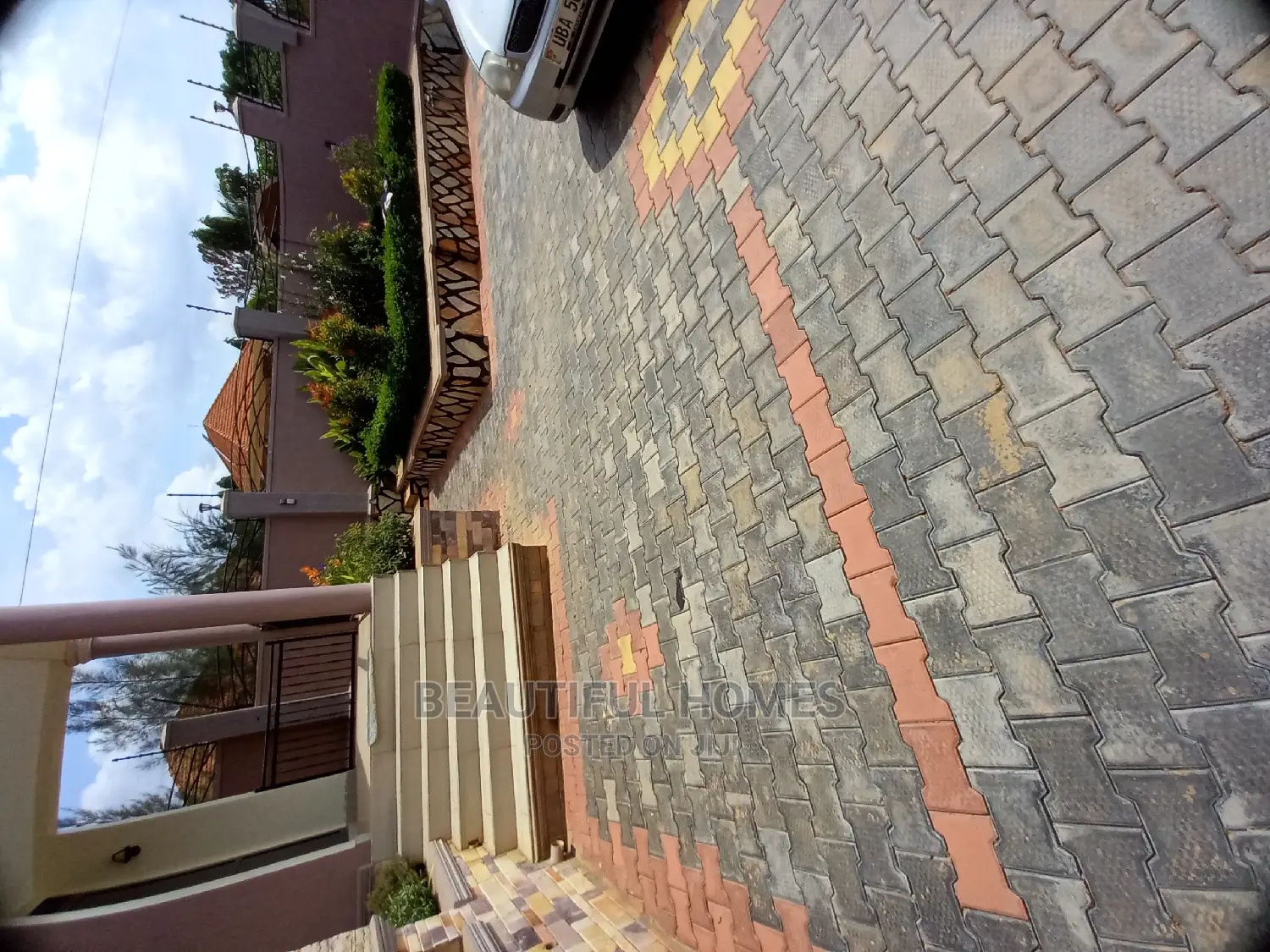 Furnished 5bdrm Mansion in Kira for Sale in Kira