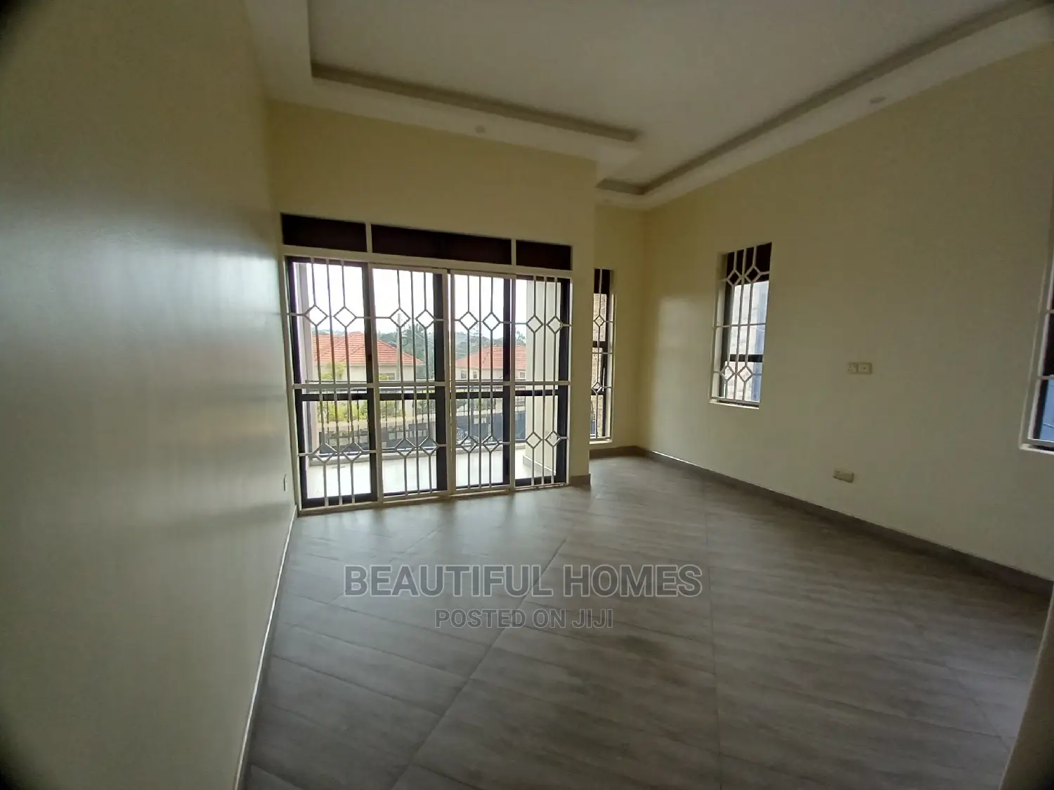 Furnished 5bdrm Mansion in Kira Ministers for Sale in Kira