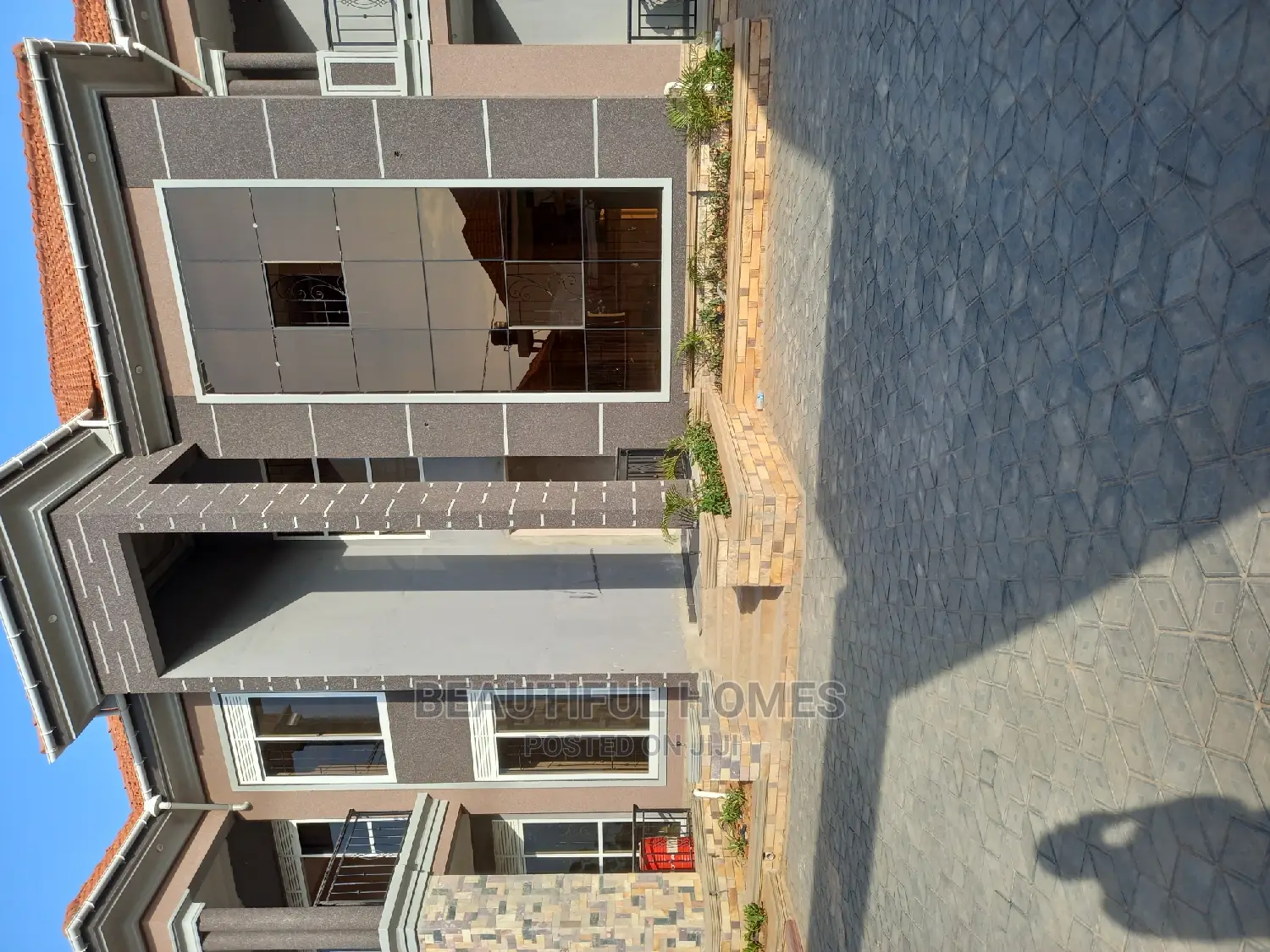 Furnished 6bdrm House in Kisaasi Tarmacked, Central Division for Sale in Central Division