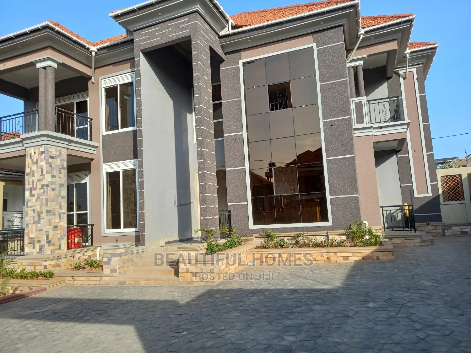 Furnished 6bdrm House in Kisaasi Tarmacked, Central Division for Sale in Central Division