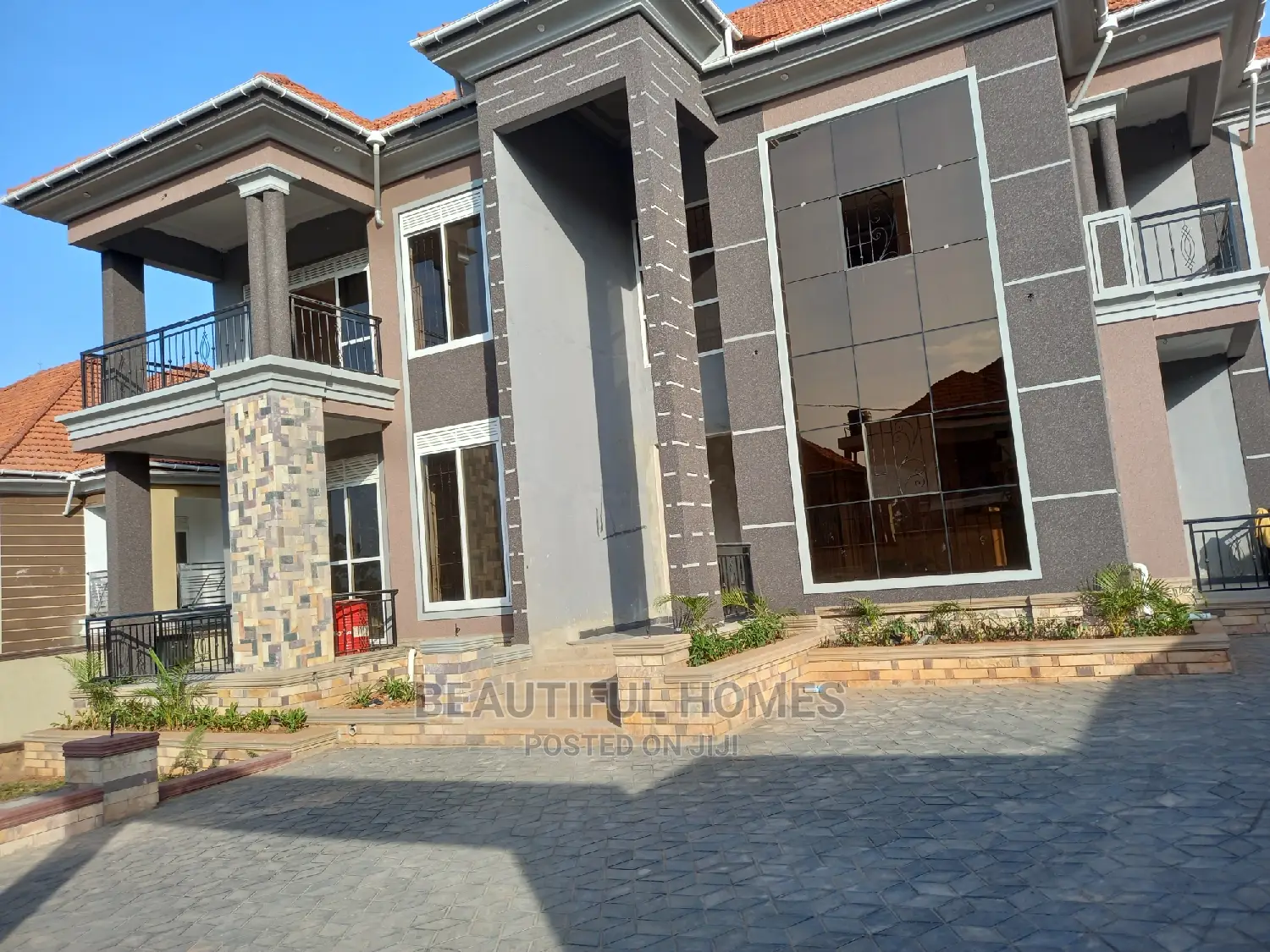 Furnished 6bdrm House in Kisaasi Tarmacked, Central Division for Sale in Central Division