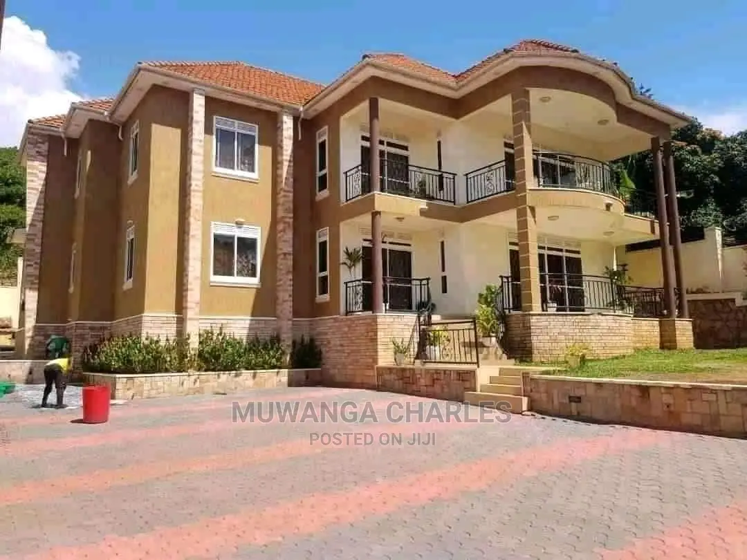 5bdrm Duplex in Fs Properties Ltd, Central Division for Sale in Central Division