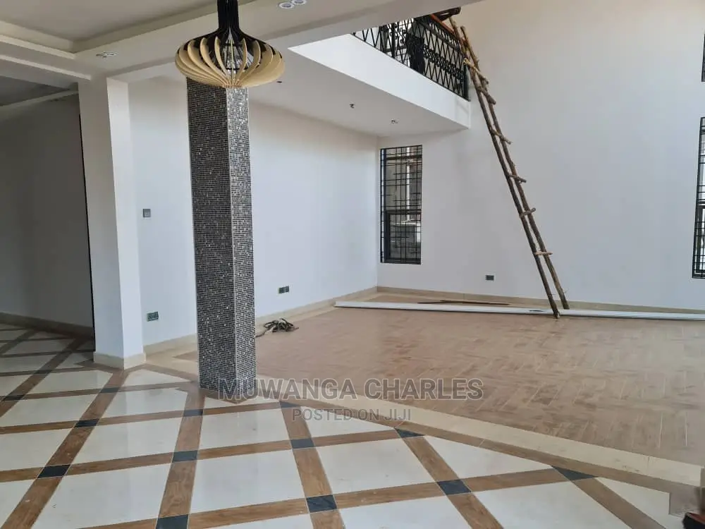 5bdrm Duplex in Fs Properties Ltd, Central Division for Sale in Central Division
