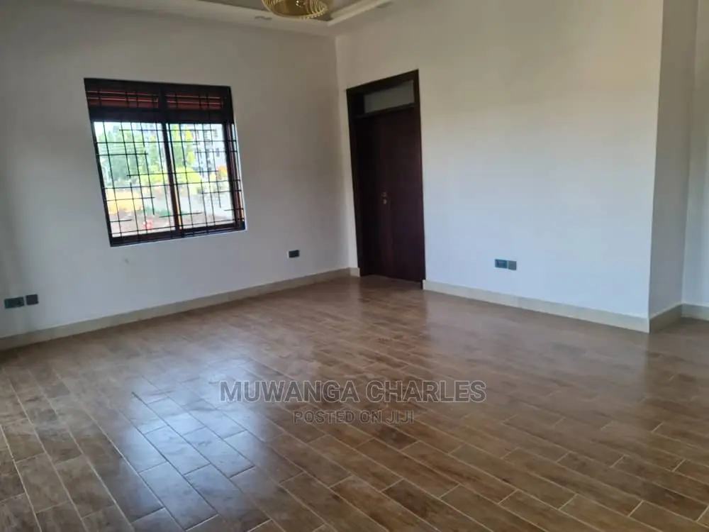 5bdrm Duplex in Fs Properties Ltd, Central Division for Sale in Central Division