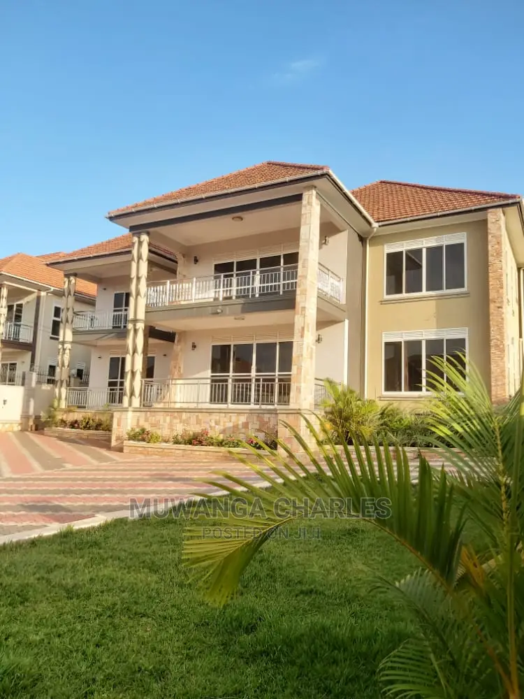 5bdrm Duplex in Fs Properties Ltd, Central Division for Sale in Central Division