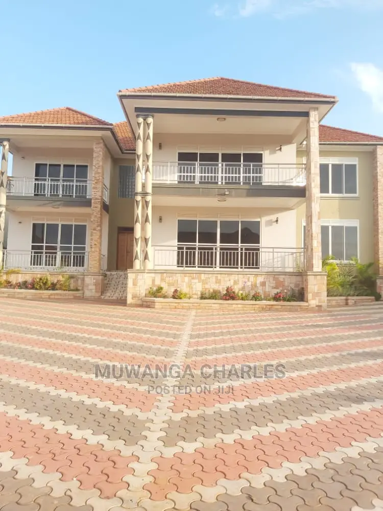 5bdrm Duplex in Fs Properties Ltd, Central Division for Sale in Central Division