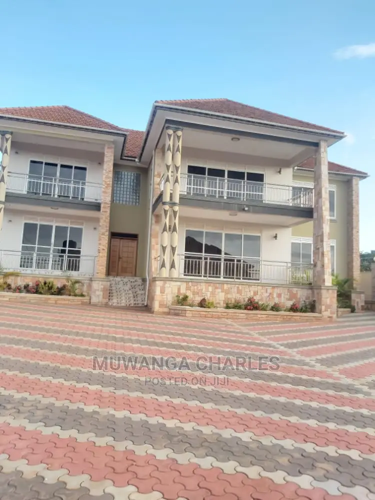 5bdrm Duplex in Fs Properties Ltd, Central Division for Sale in Central Division
