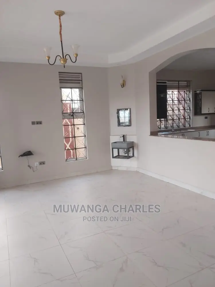 5bdrm Duplex in Fs Properties Ltd, Central Division for Sale in Central Division