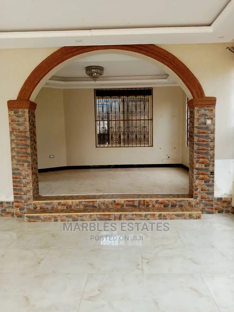 4bdrm House in Mutundwe, Central Division for Sale in Central Division