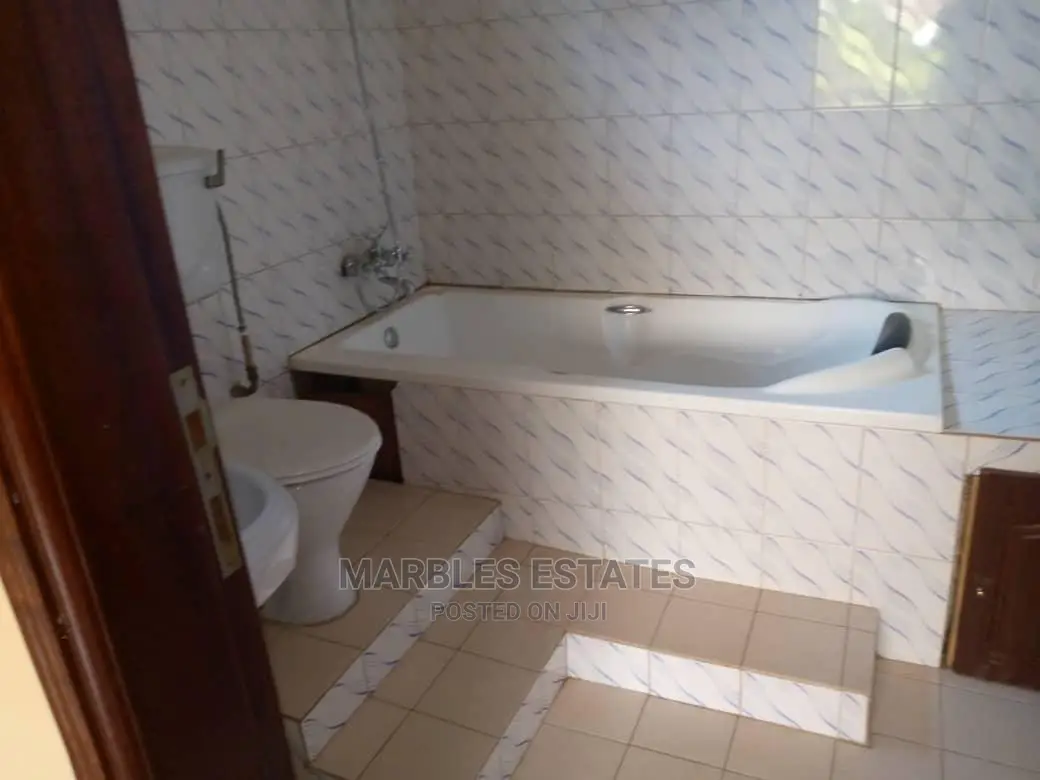 4bdrm House in Mutundwe, Central Division for Sale in Central Division