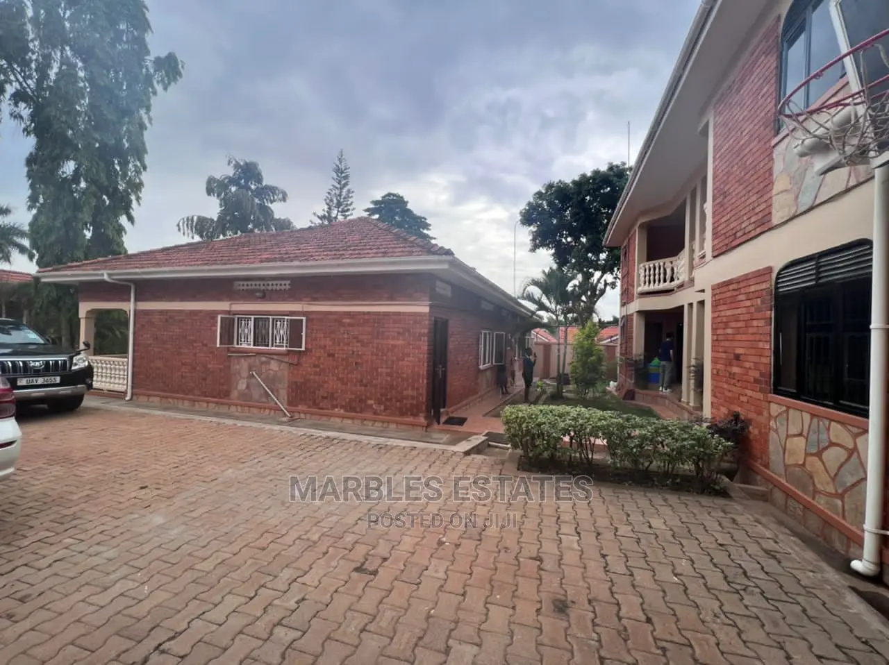 3bdrm House in Muyenga, Central Division for Sale in Central Division