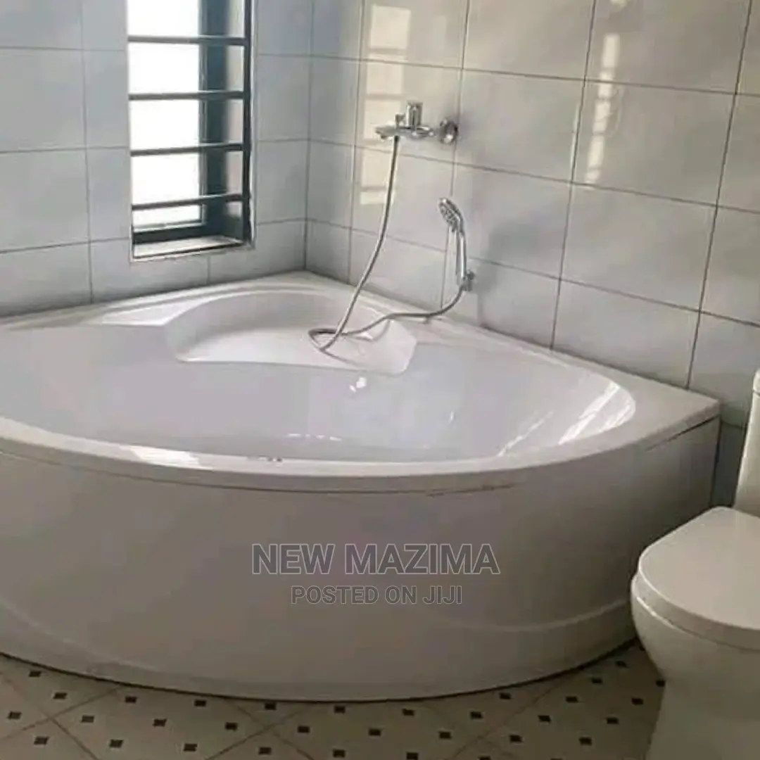 4bdrm House in Seguku Ntebe Rd, Central Division for Sale in Central Division