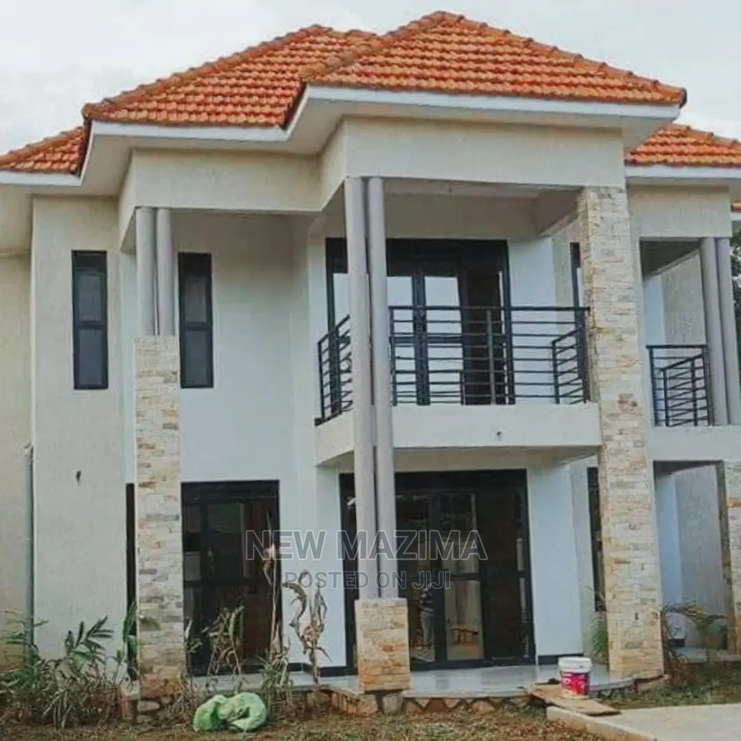 4bdrm House in Seguku Ntebe Rd, Central Division for Sale in Central Division