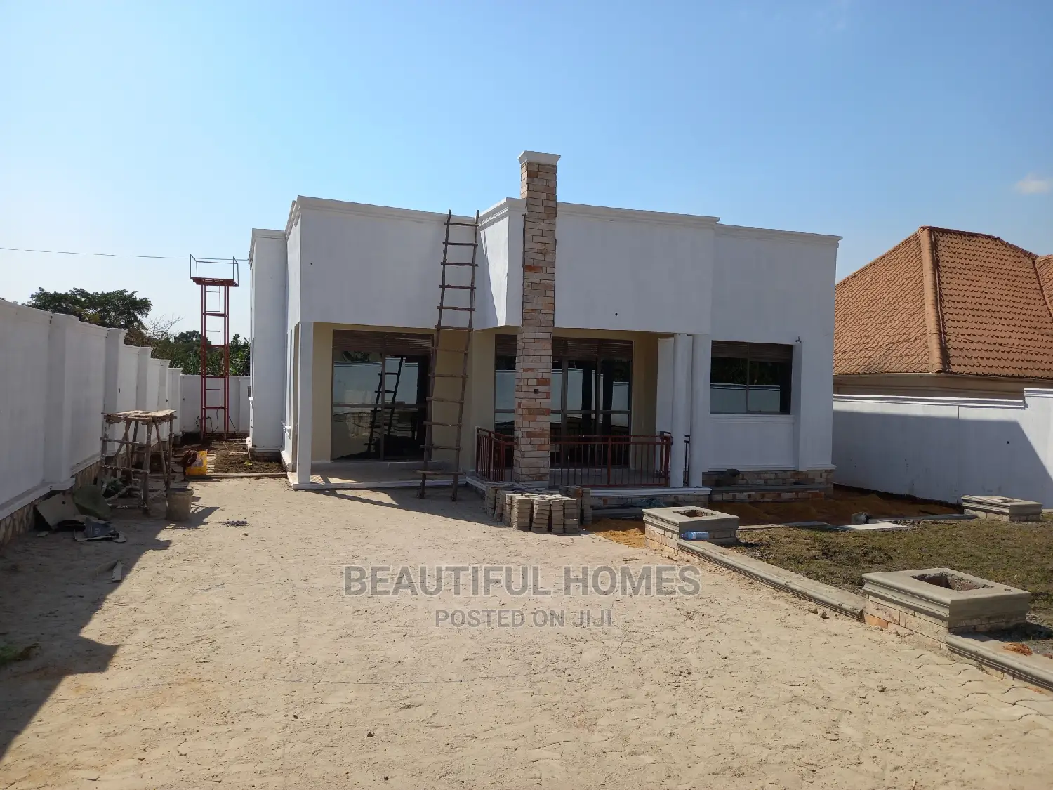 Furnished 4bdrm House in Kira Near the Road for Sale in Kira