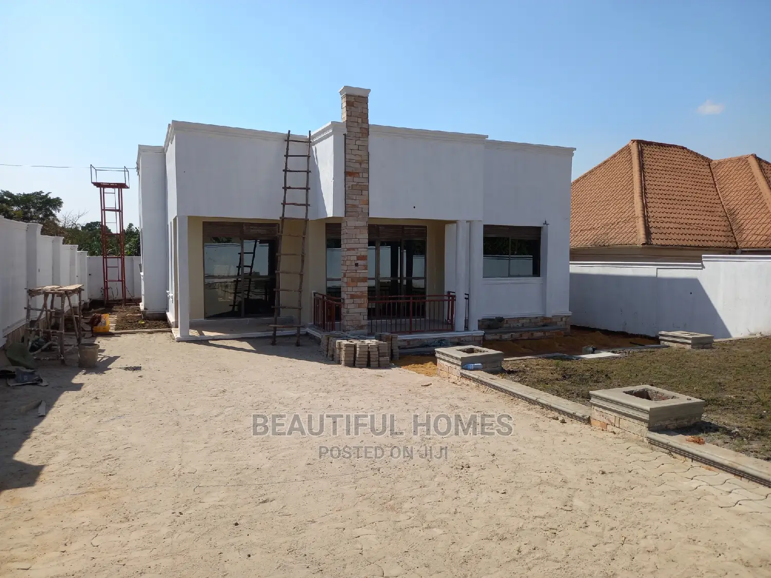 Furnished 4bdrm House in Kira Near the Road for Sale in Kira