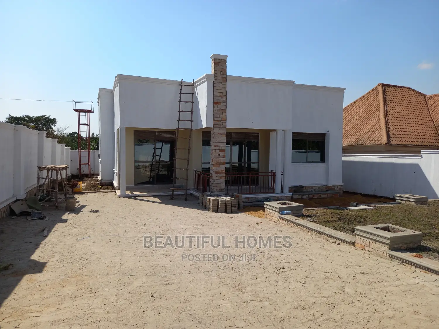 Furnished 4bdrm House in Kira Near the Road for Sale in Kira