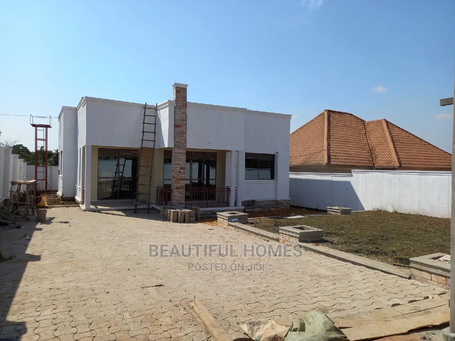 Furnished 4bdrm House in Kira Near the Road for Sale in Kira