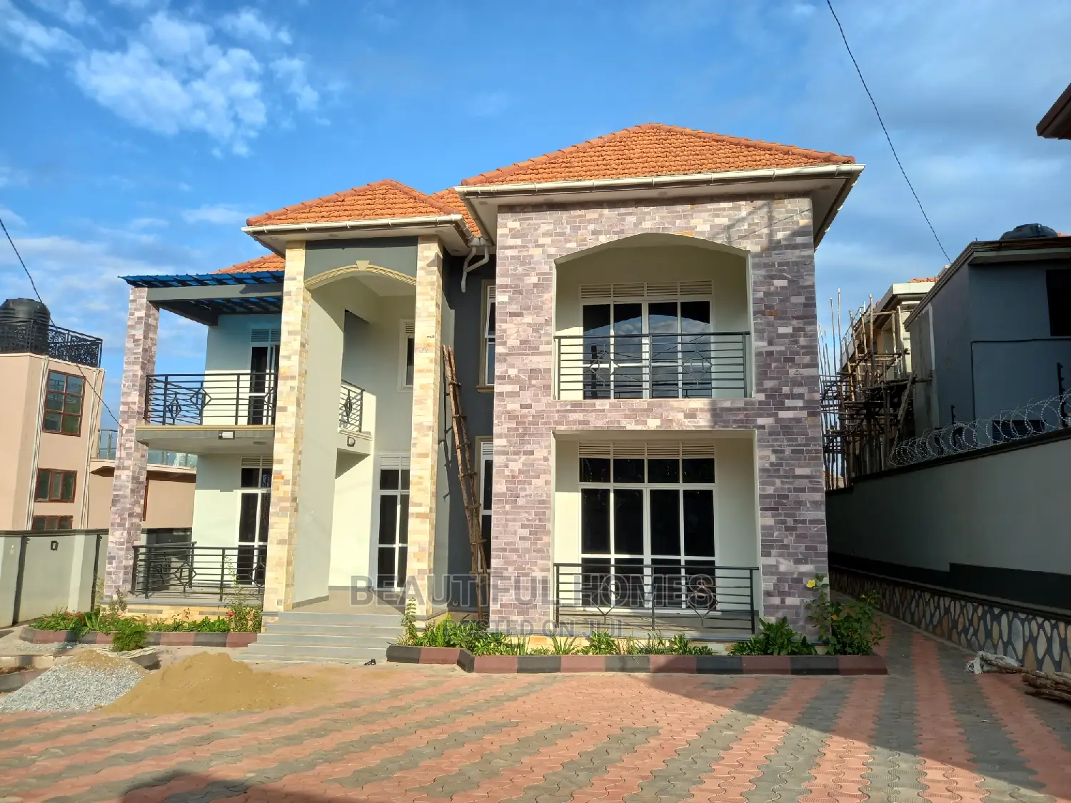 Furnished 6bdrm House in Kira Wealthy for Sale in Kira