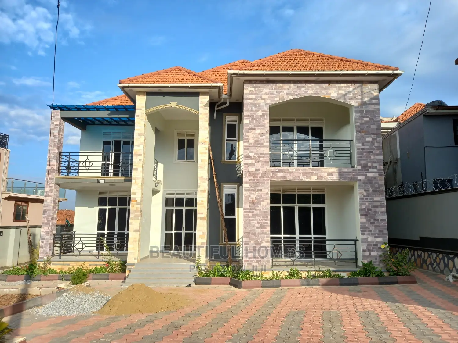Furnished 6bdrm Mansion in Kira Rich Estate for Sale in Kira