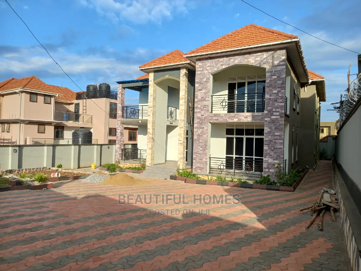 Furnished 6bdrm Mansion in Kira Rich Palatial for Sale in Kira