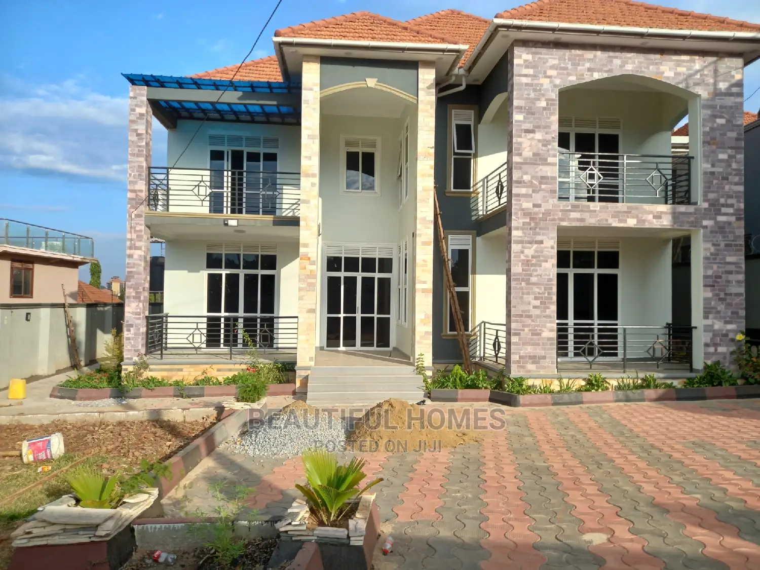 Furnished 6bdrm Mansion in Kira Rich Palatial for Sale in Kira