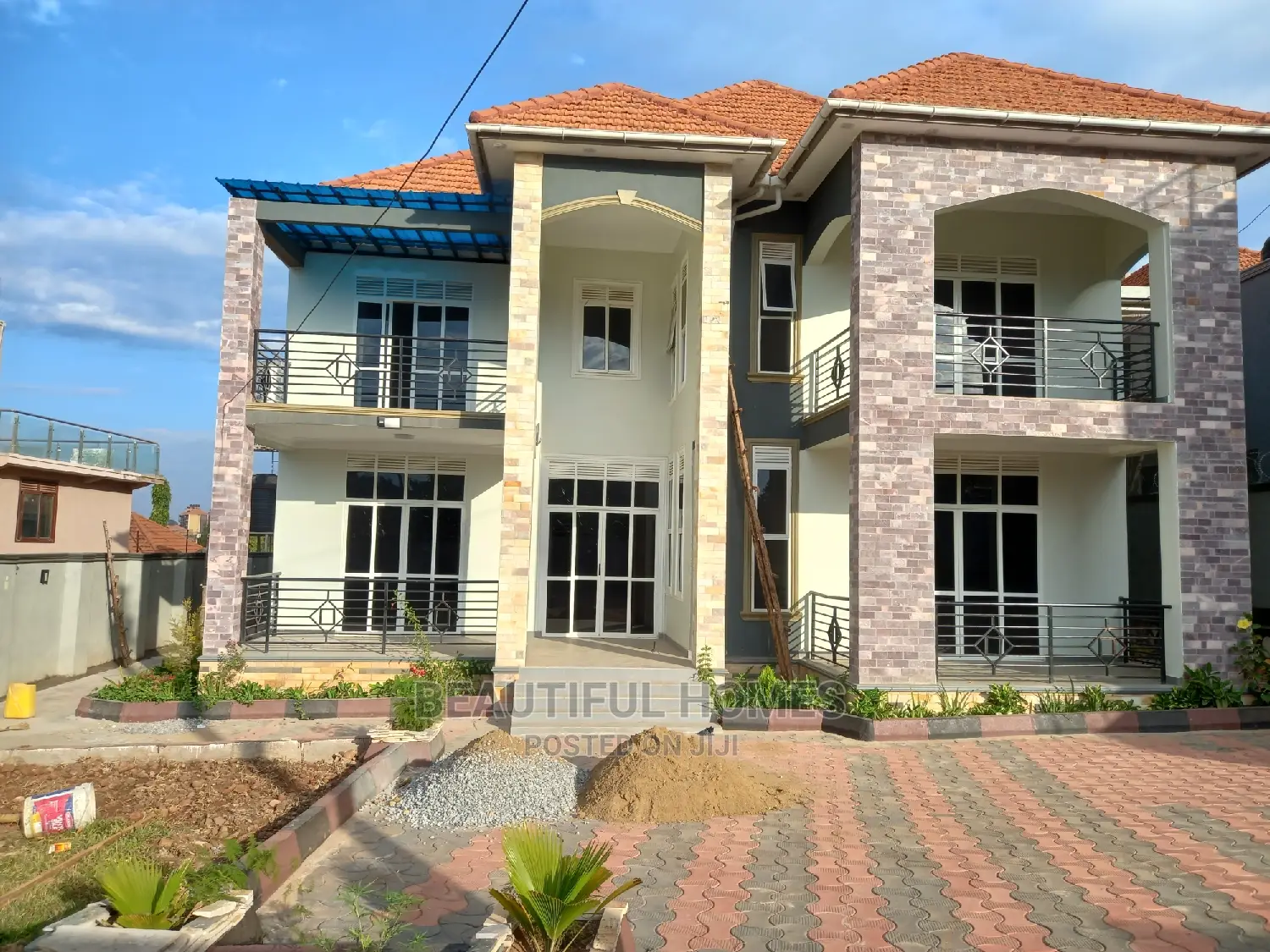 Furnished 6bdrm Mansion in Kira Rich Palatial for Sale in Kira