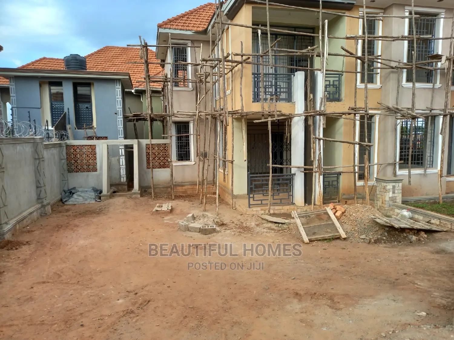 Furnished 4bdrm Duplex in Kira Corporate for Sale in Kira