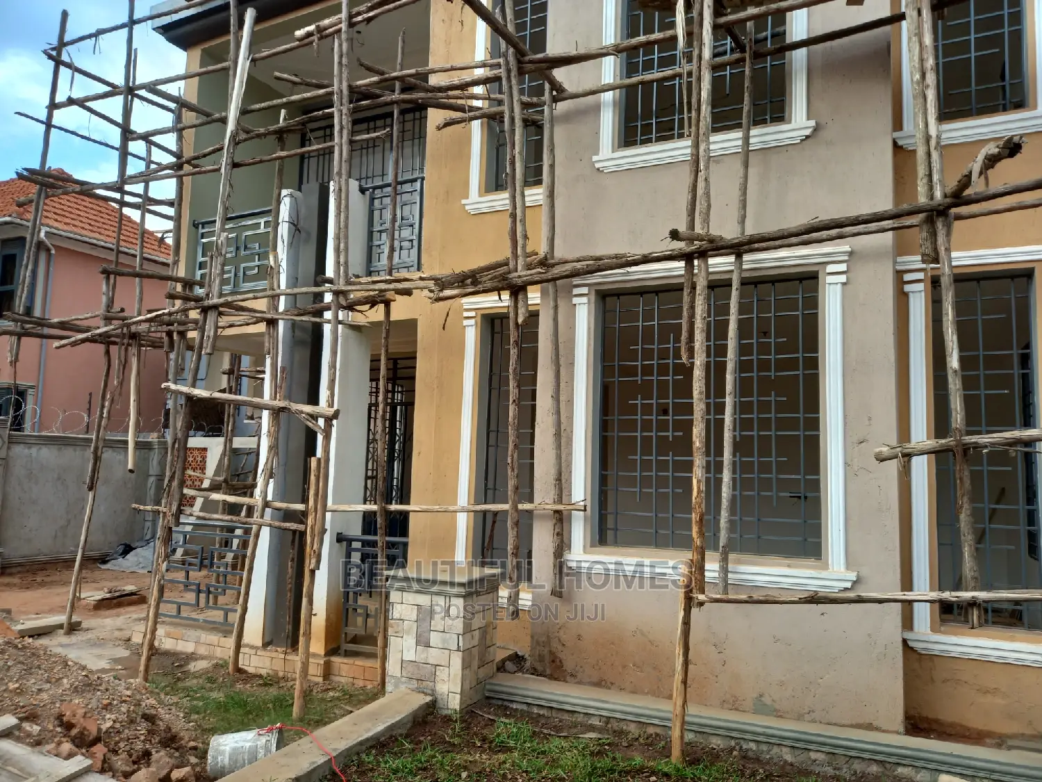 Furnished 4bdrm Duplex in Kira Wealthy Area for sale in Kira