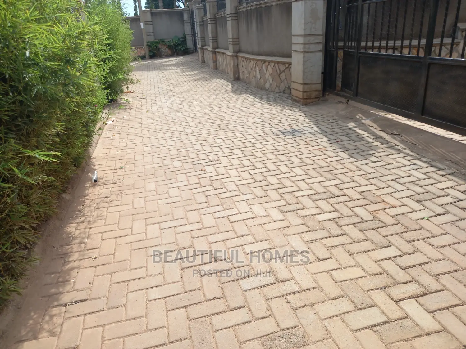 Furnished 4bdrm House in Kira for Sale in Kira