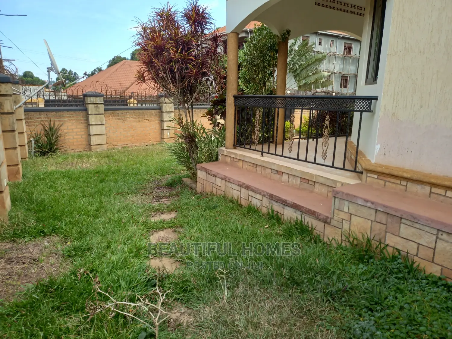 Furnished 4bdrm Bungalow in Kira Posh for Sale in Kira