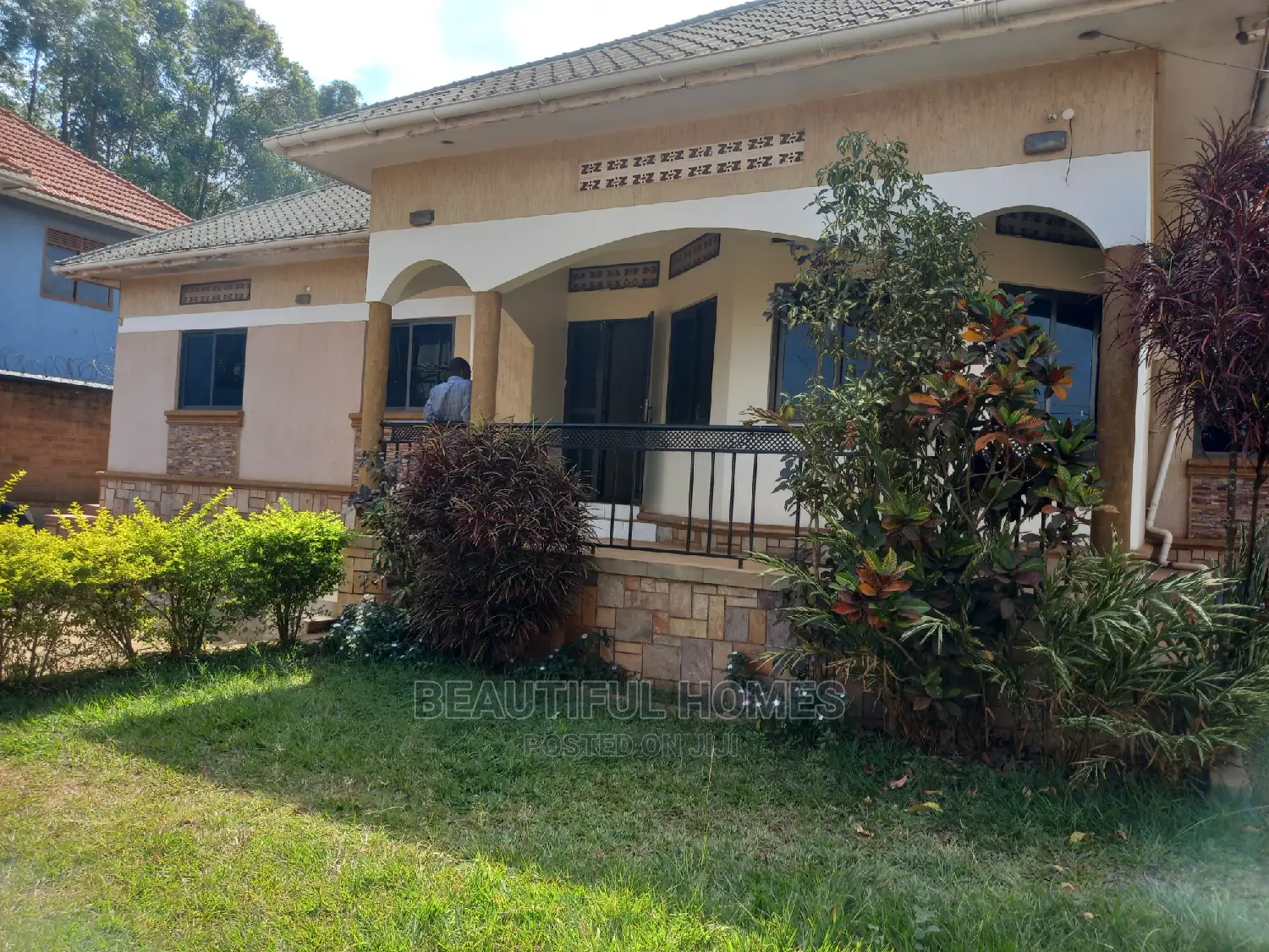 Furnished 4bdrm House in Kira for Sale in Kira