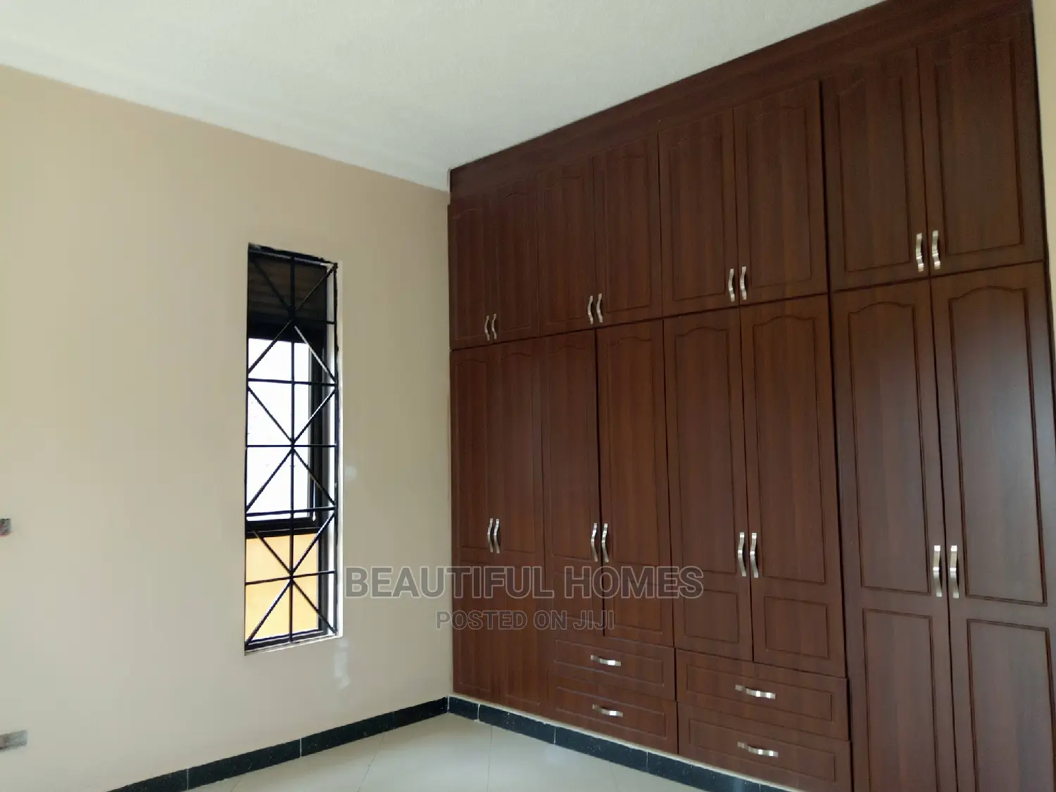 Furnished 4bdrm Maisonette in Kira Rich for Sale in Kira