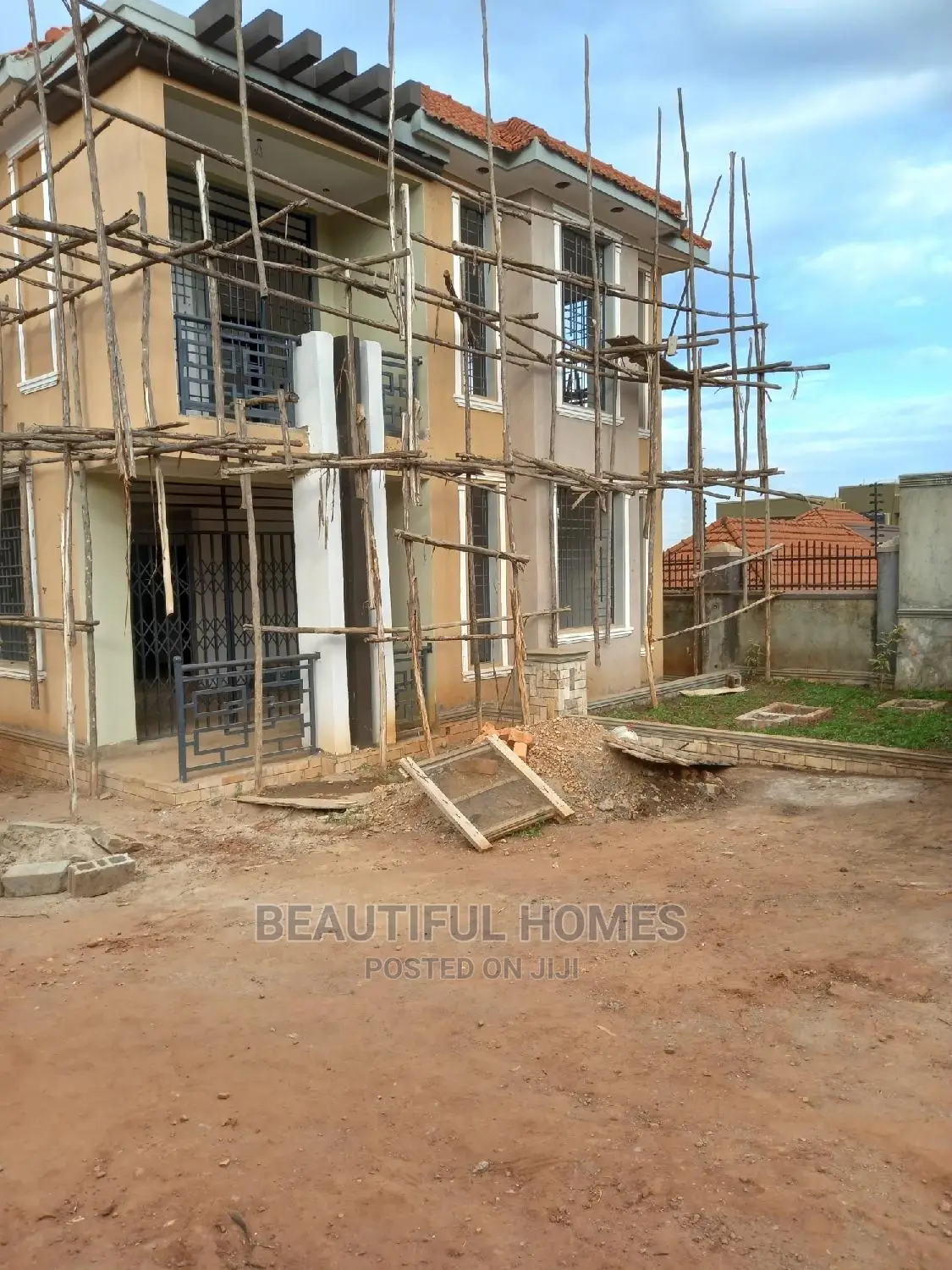 Furnished 4bdrm Duplex in Kira Wealthy Area for sale in Kira