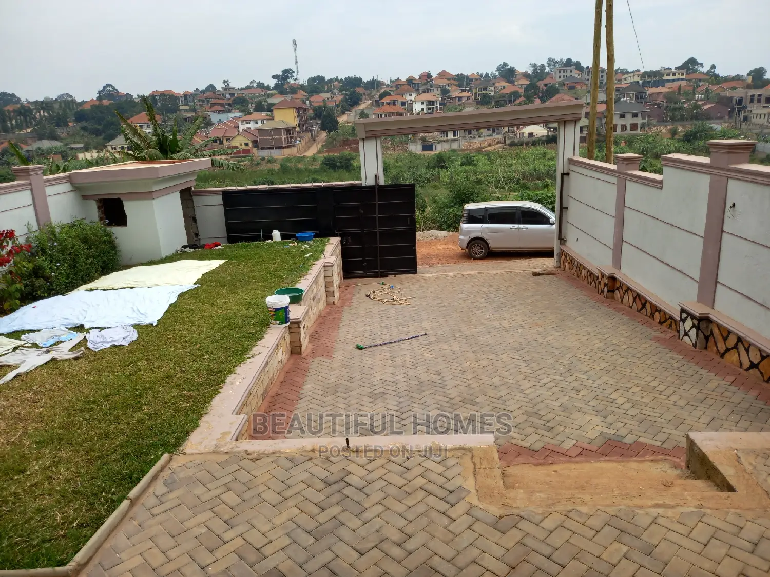 Furnished 4bdrm House in Kira Rich for Sale in Kira