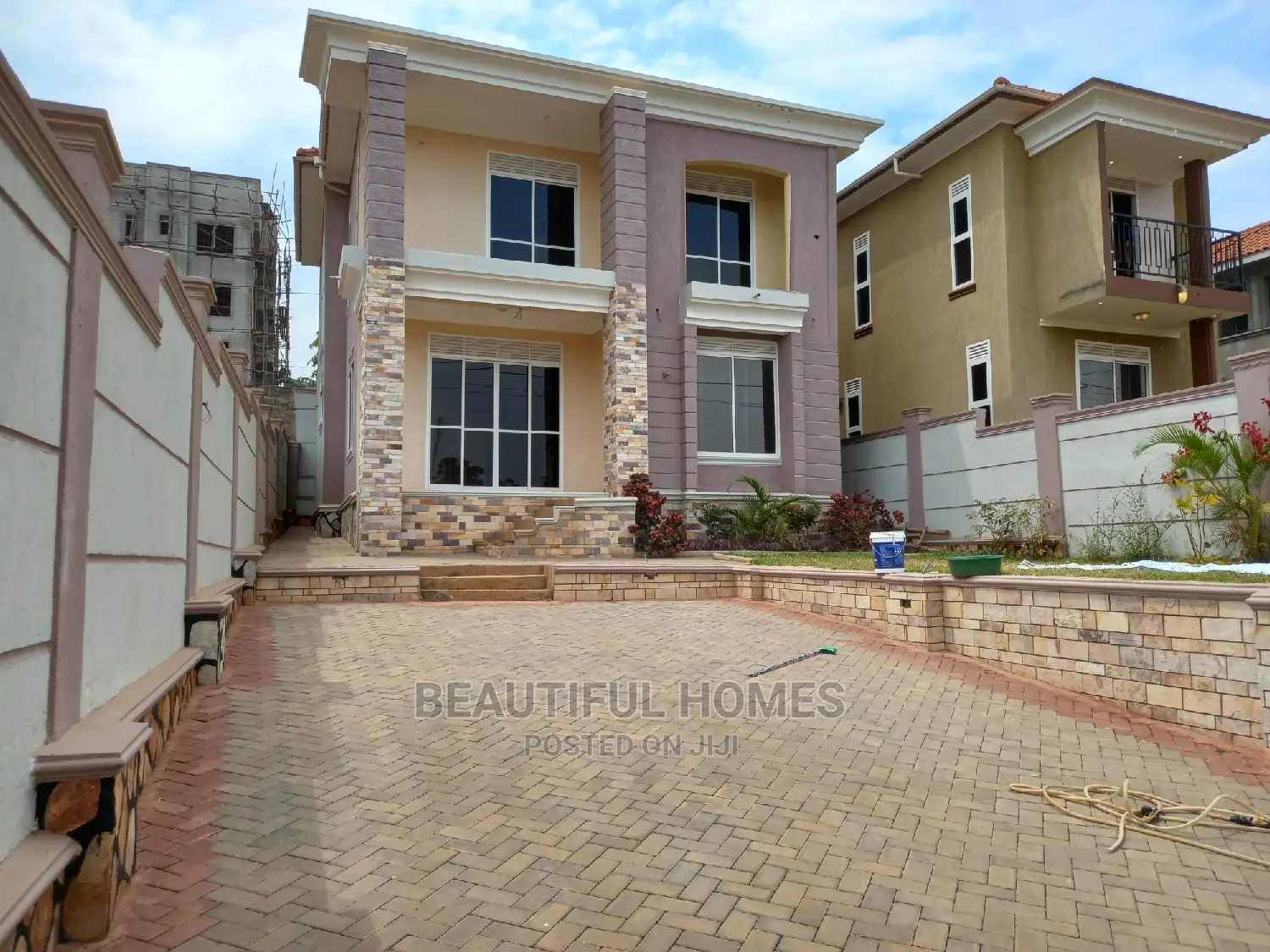 Furnished 4bdrm Mansion in Kira Wealthy for Sale in Kira