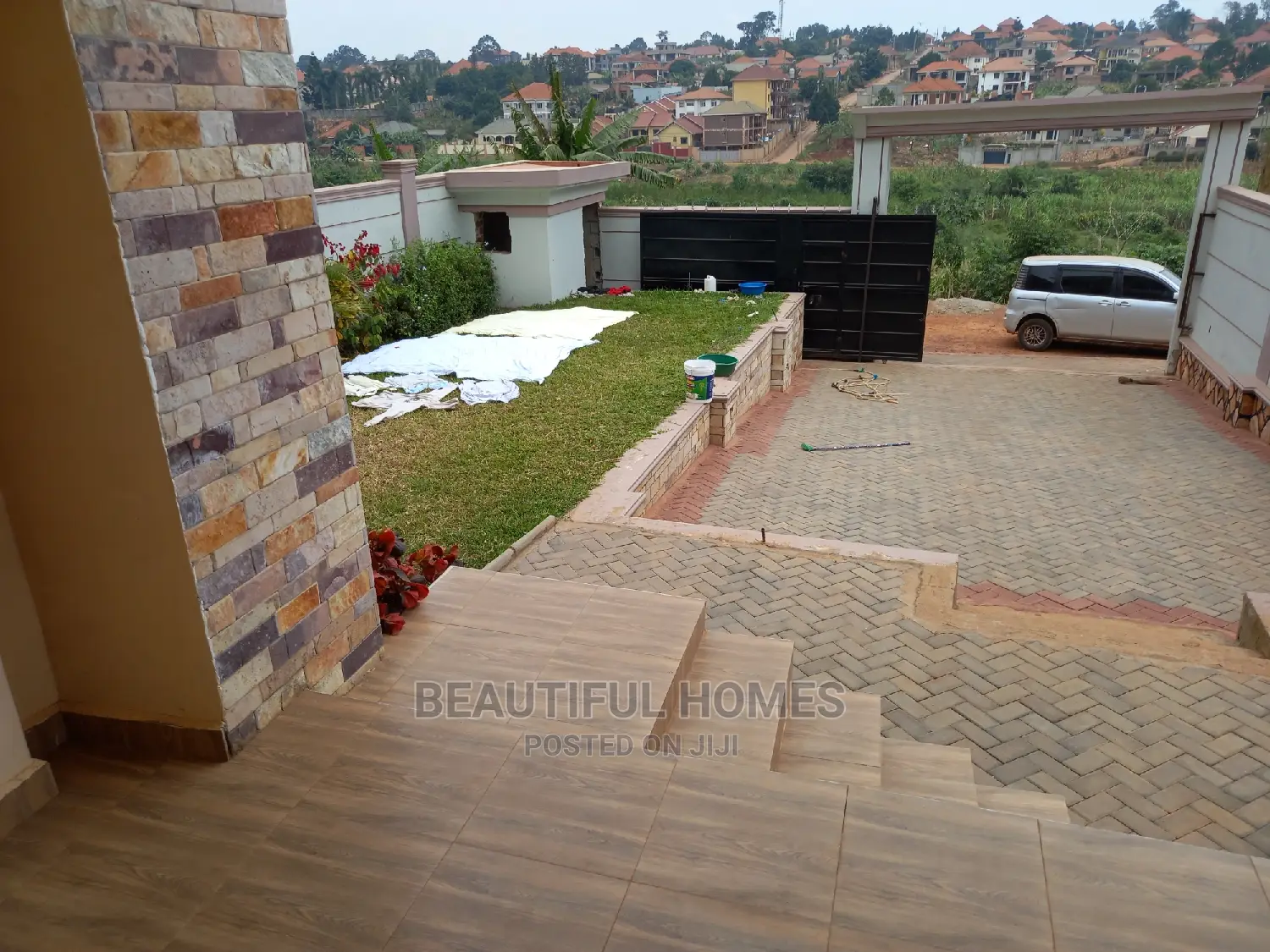 Furnished 4bdrm Mansion in Kira Wealthy for Sale in Kira