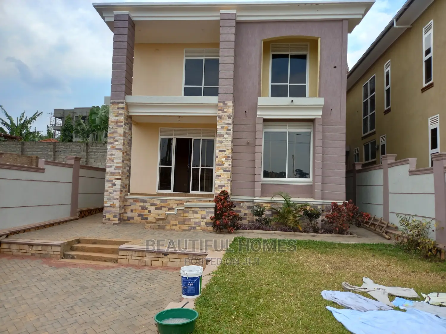 Furnished 4bdrm Duplex in Kira 1 for Sale in Kira