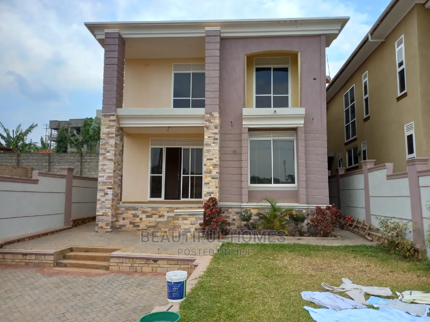 Furnished 4bdrm Duplex in Kira 1 for Sale in Kira