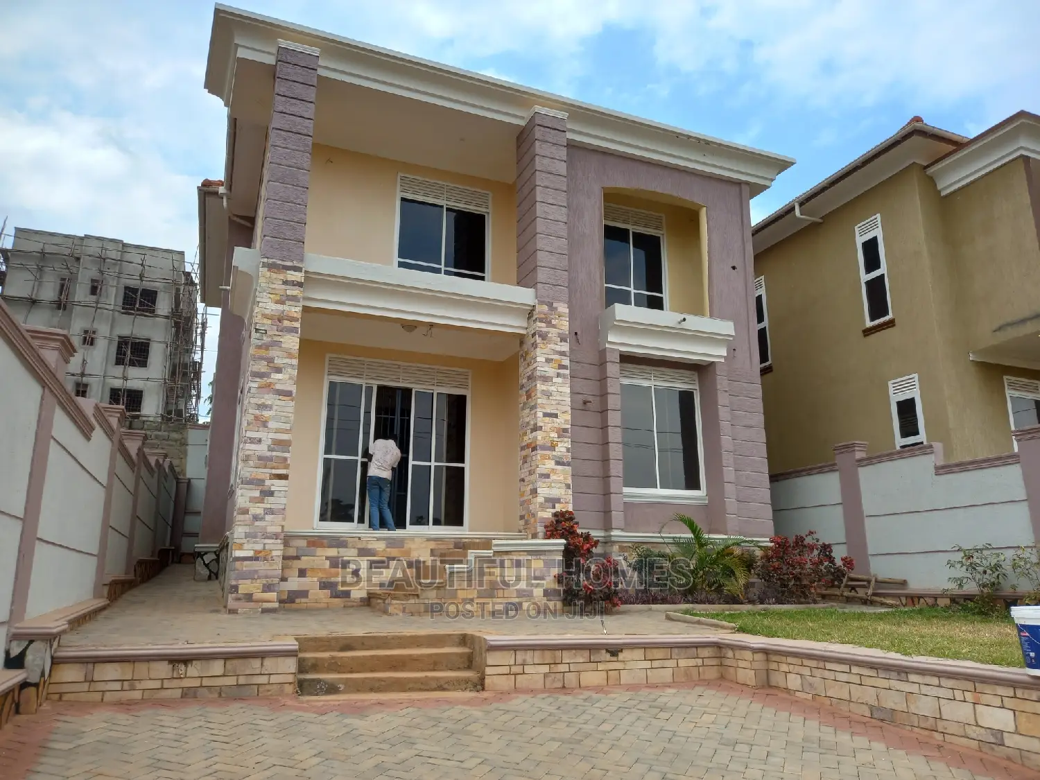 Furnished 4bdrm Duplex in Kira 1 for Sale in Kira