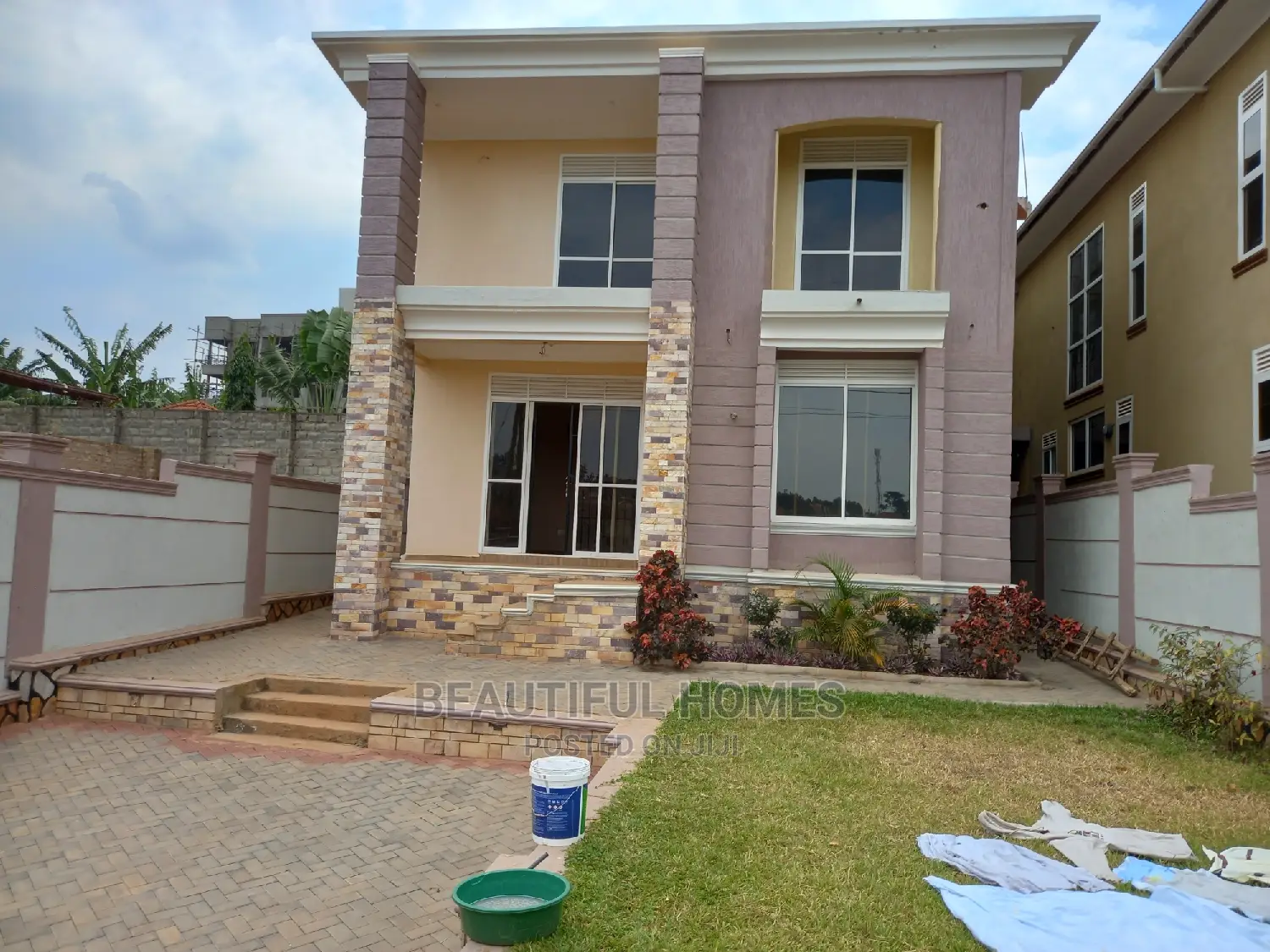 Furnished 4bdrm Duplex in Kira 1 for Sale in Kira