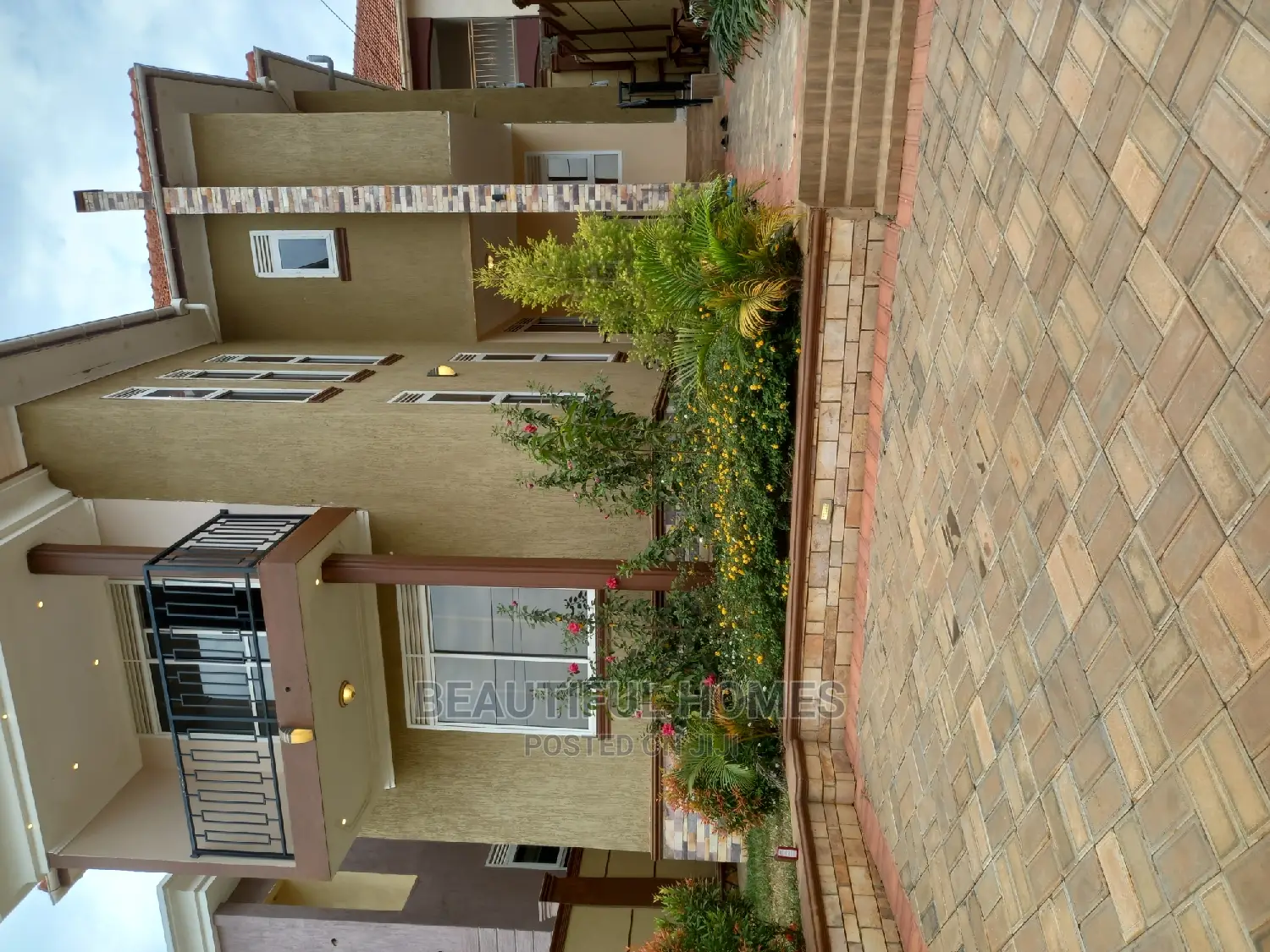 Furnished 4bdrm Mansion in Kira Weathy Area for Sale in Kira