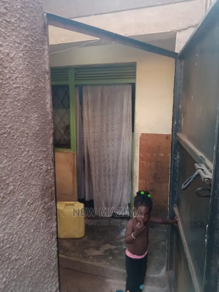 5bdrm House in Namulanda Ntebe Rd, Central Division for Sale in Central Division